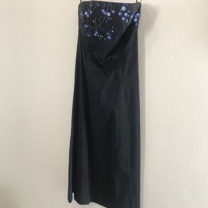 Vintage strapless dress, black w/ embroidery, 5/6